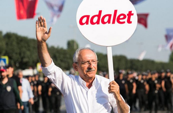 Kılıçdaroğlu özür dileyen ‘tezek’ eylemcisini affetti