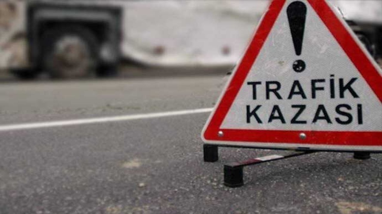 Konya’da polisleri taşıyan araçla otomobil çarpıştı: 5’i polis 8 kişi yaralandı