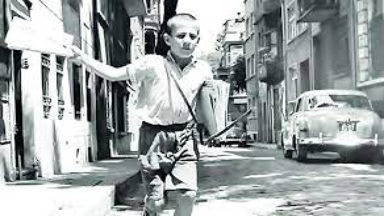 Fehmi Koru yazdı: Bugün nostalji günüm, zihnim beni geçmişe yolculuğa çıkardı, günümüze hayıflandım