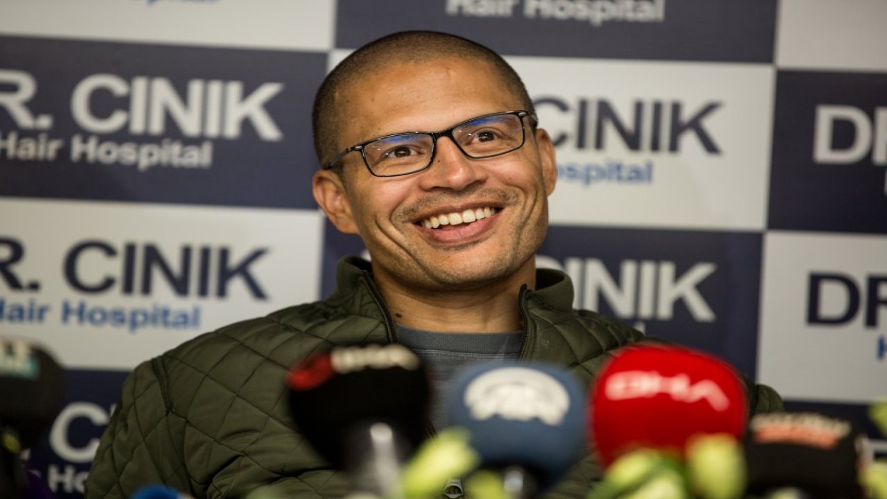 Alex, Fenerbahçe taraftarını heyecanlandırdı: Yuvama dönüyorum