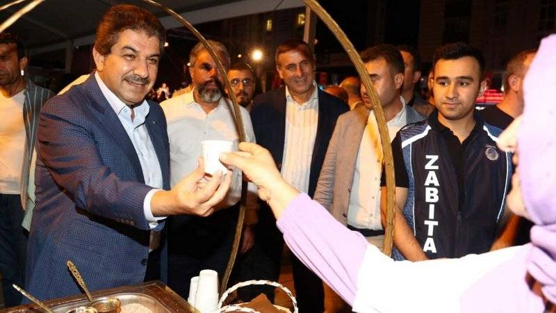 AKP’li Esenler Belediyesi 'halkla ilişkiler’ çalışması için 80 milyon lira harcayacak