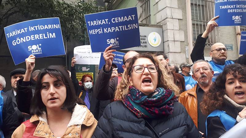 SOL Parti’den Aile ve Sosyal Hizmetler İl Müdürlüğü önünde protesto: Tarikat, cemaat hepsi kapatılsın