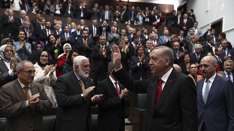 Kulis | AKP kurmayları: Belki de her şeyi bir tarafa bırakıp dar gelirlilere yönelik ciddi adım atılması lazım