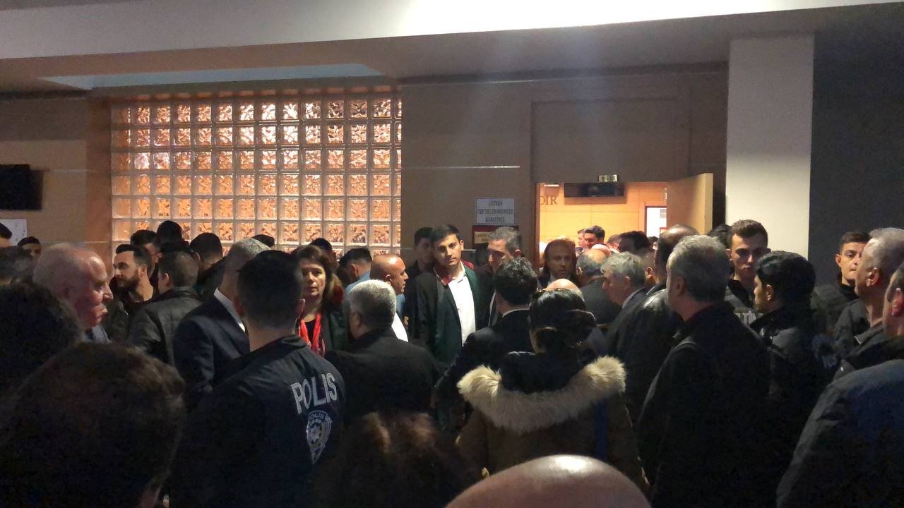 İmamoğlu'nun yargılandığı davada saat 16.00'ya kadar ara verildi