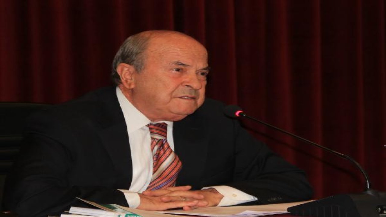 Hukukçu Prof. Dr. Fikret Eren: Yasa açık, Erdoğan 3. kez aday olamaz