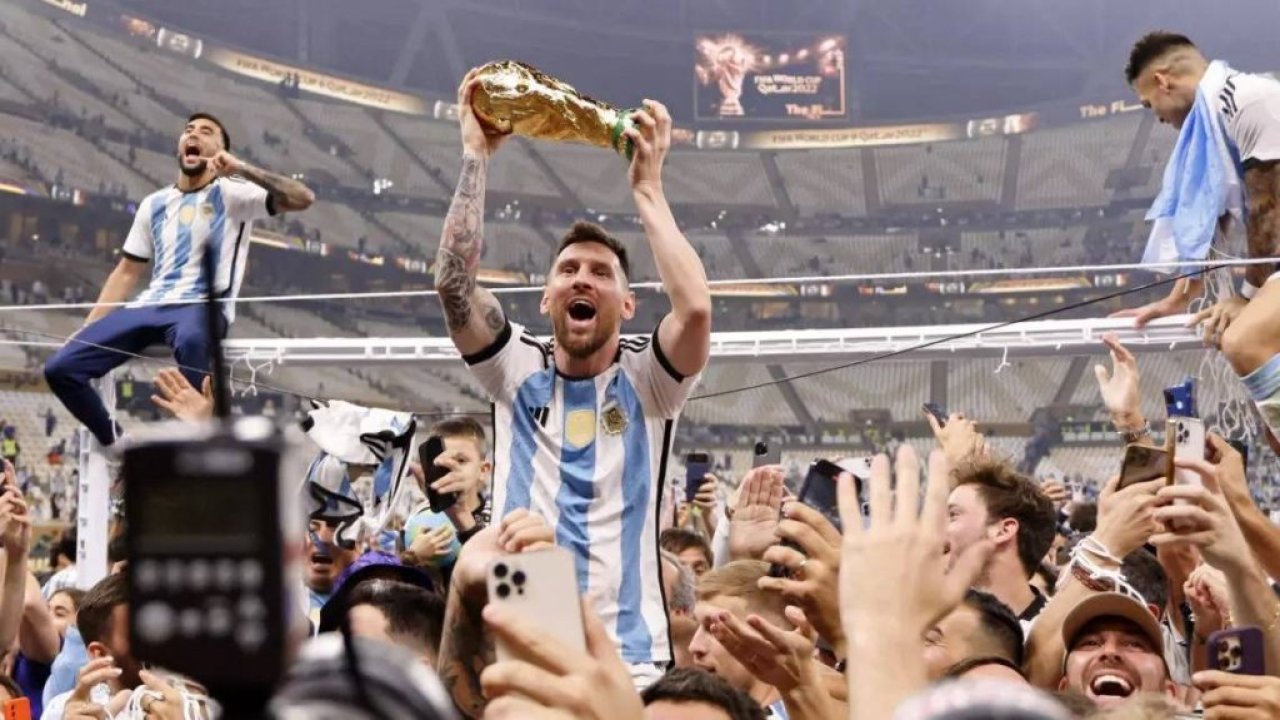 Lionel Messi'nin Dünya Kupası paylaşımı, tüm zamanların en çok beğenilen gönderisi oldu!