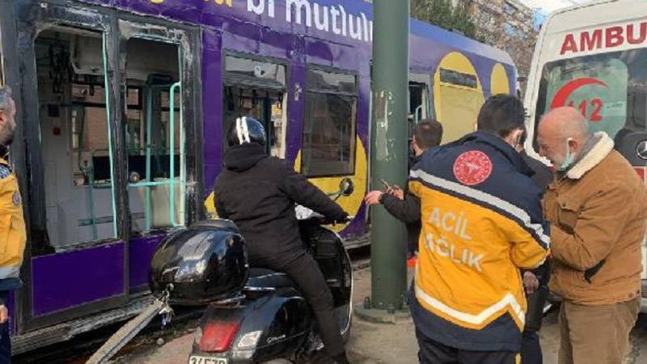 Kabataş'ta tramvay raydan çıktı; yaralılar var
