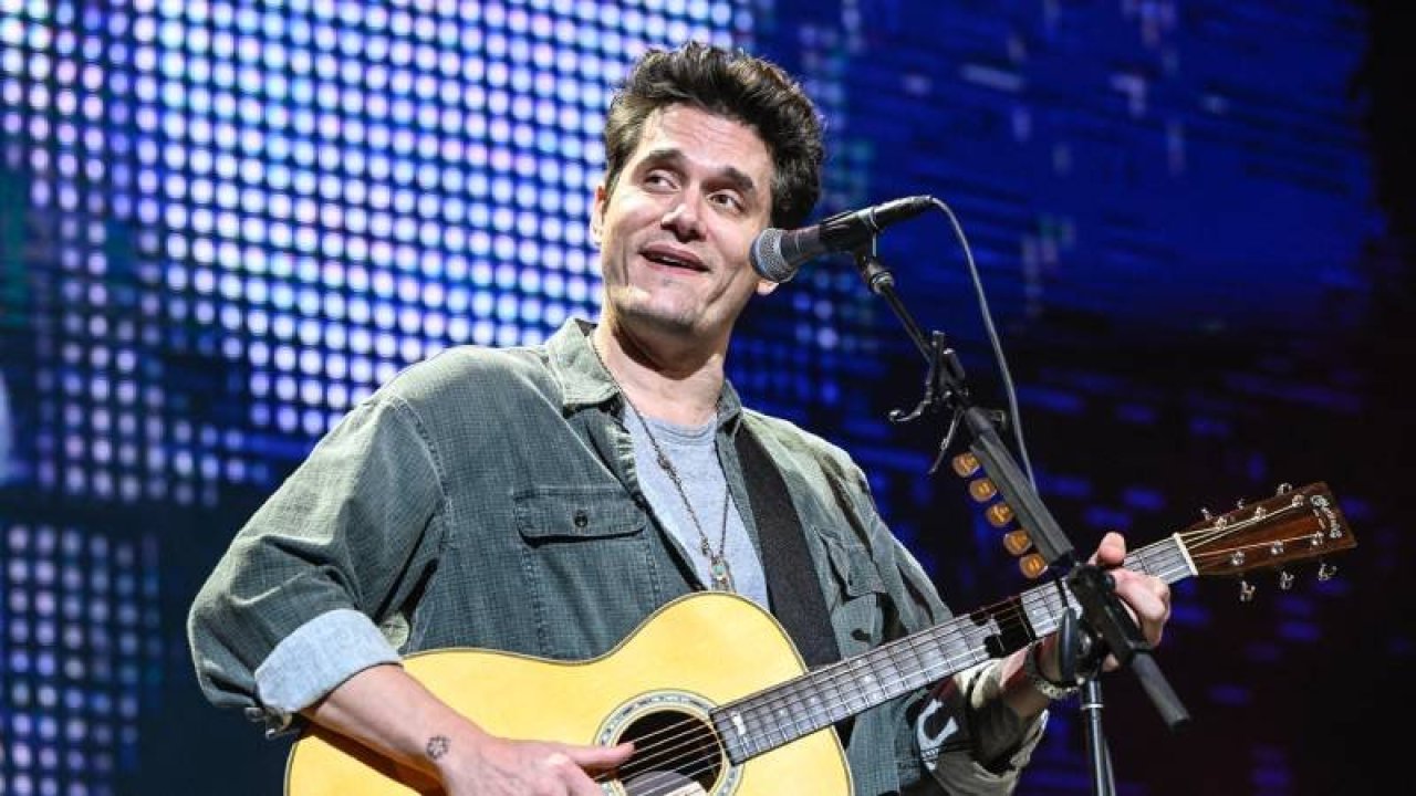 John Mayer: Bazen seksten sonra partnerlerime çıplak şekilde gitar çalıyorum