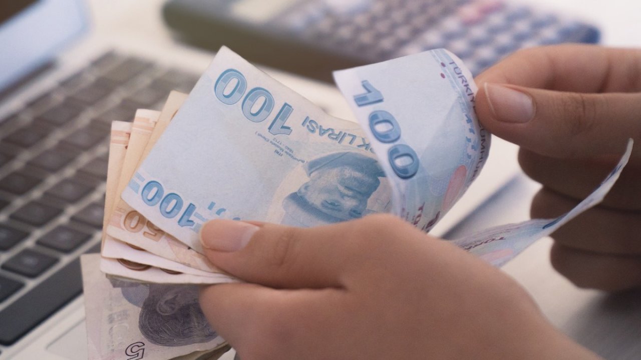 Yeni Şafak yazarı Ünlü: Asgari ücret, 100 bin 8 TL net maaş alabilecek esnaf oda başkanlarını sevindirdi