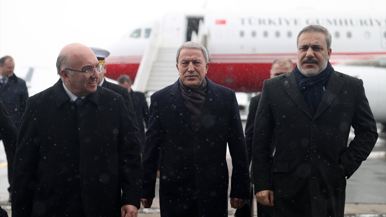 MOSKOVA'DA SURİYE GÖRÜŞMESİ: MİT Başkanı Fidan, Bakan Hulusi Akar, Suriye ve Rus mevkidaşlarıyla toplantı yapt