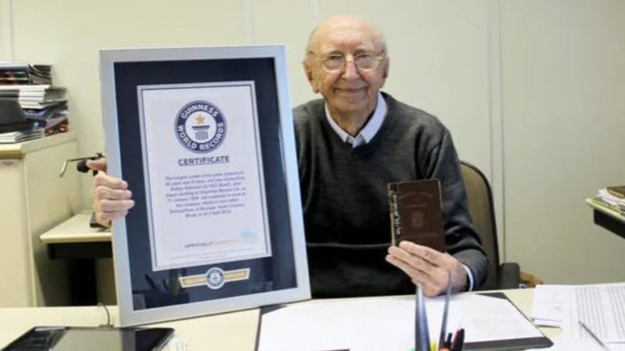 100 senedir hayatta, 84 yıldır aynı şirkette çalışıyor