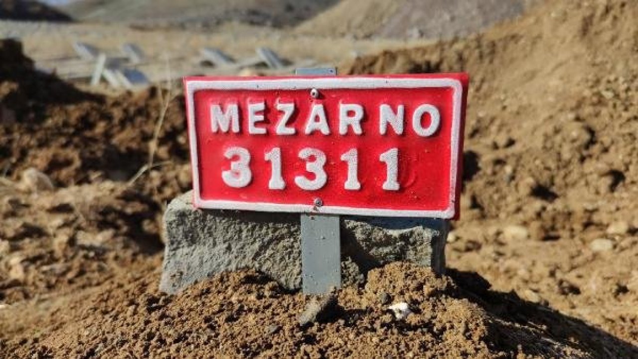 Annesi cenazeyi kabul etmedi; zihinsel engelli 12 yaşındaki çocuk, mezarlık görevlilerince defnedildi