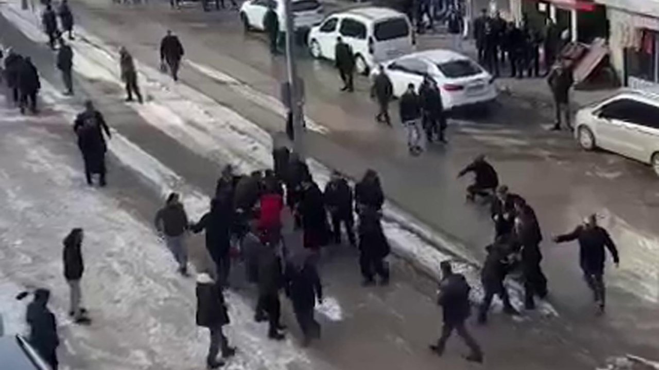 Erzurum'da meydan savaşı gibi kavga