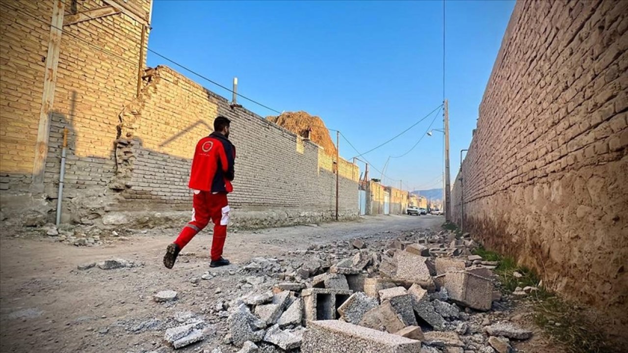 İran'da 5,4 büyüklüğünde deprem: 133 kişi yaralandı