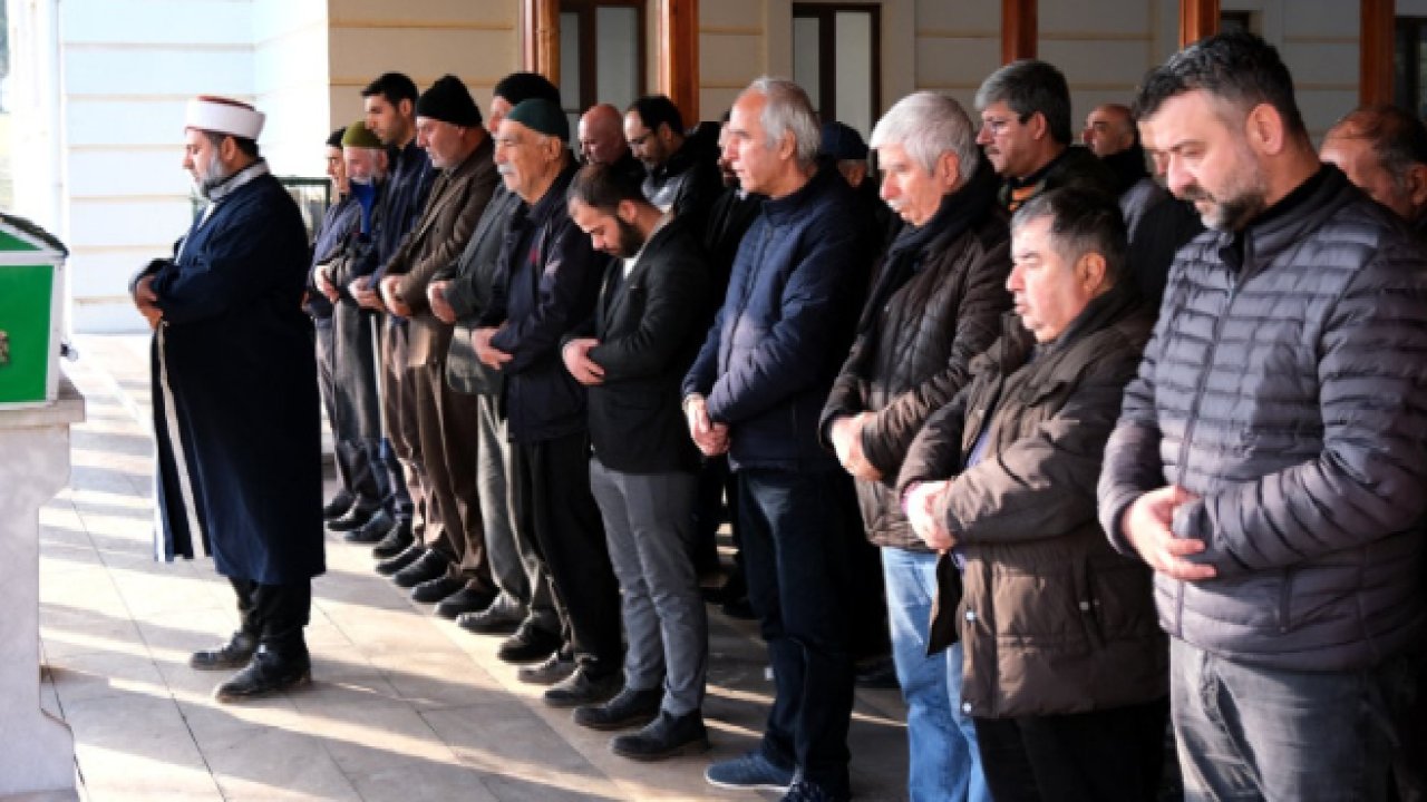 Medya ombudsmanı Faruk Bildirici’nin annesi son yolculuğuna uğurlandı