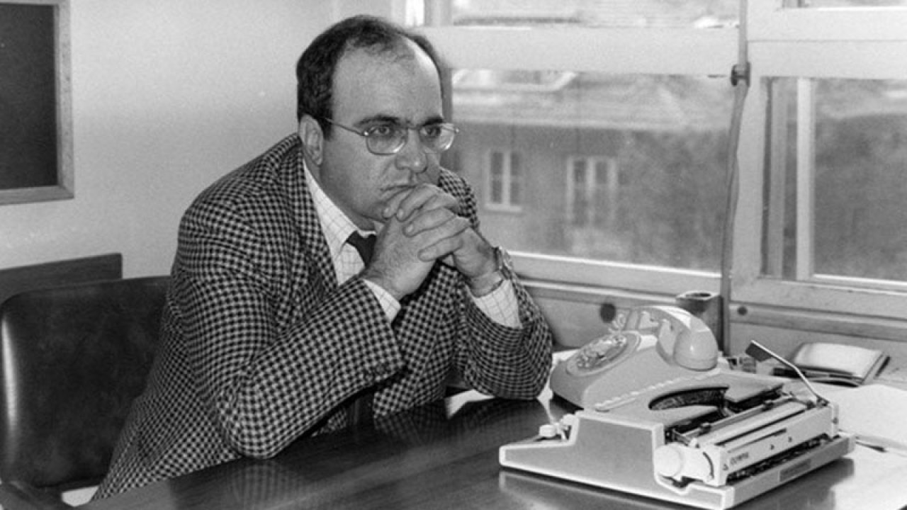 Hürriyet yazarı Sedat Ergin: Aradan otuz yıl geçtiği halde o gölge kalkmış değil