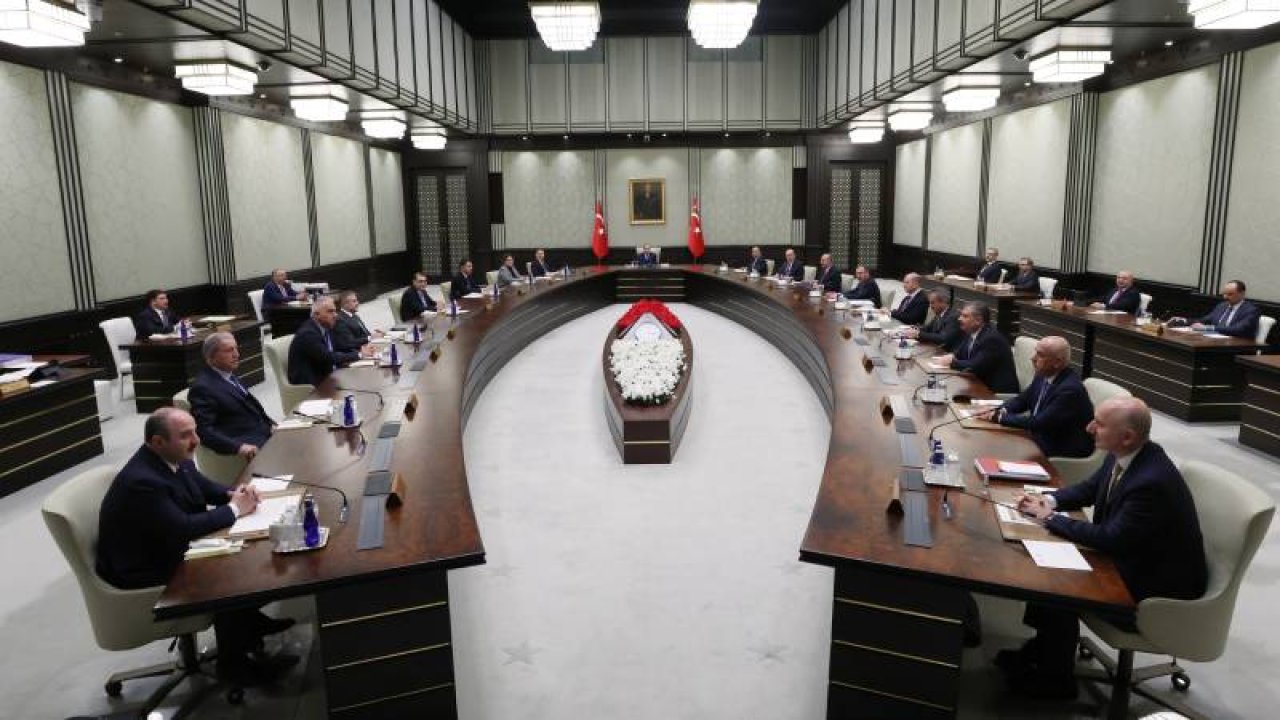 Can Ataklı: Bakanlar ve üst düzey bürokratlar milletvekili olmaya çalışıyor