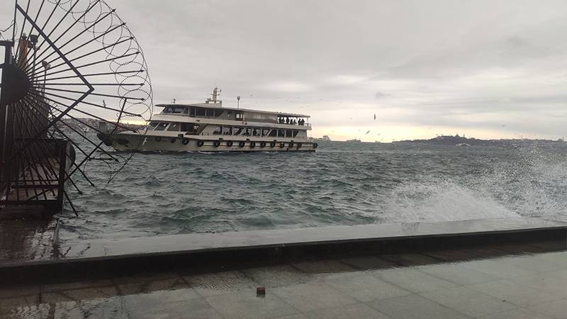 Meteoroloji turuncu kod; İstanbul’da bazı vapur seferleri yapılamıyor