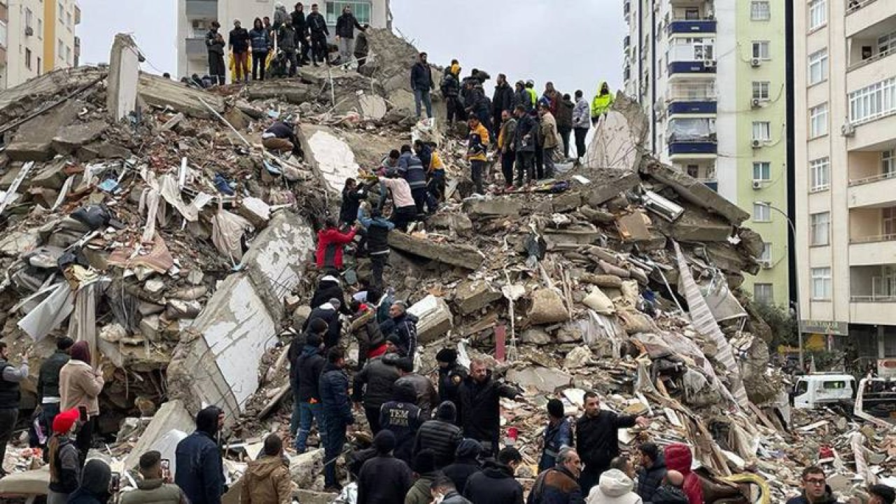 Ekrem İmamoğlu: Deprem bölgesine arama kurtarma ekibinden oluşan 311 personel gönderildi