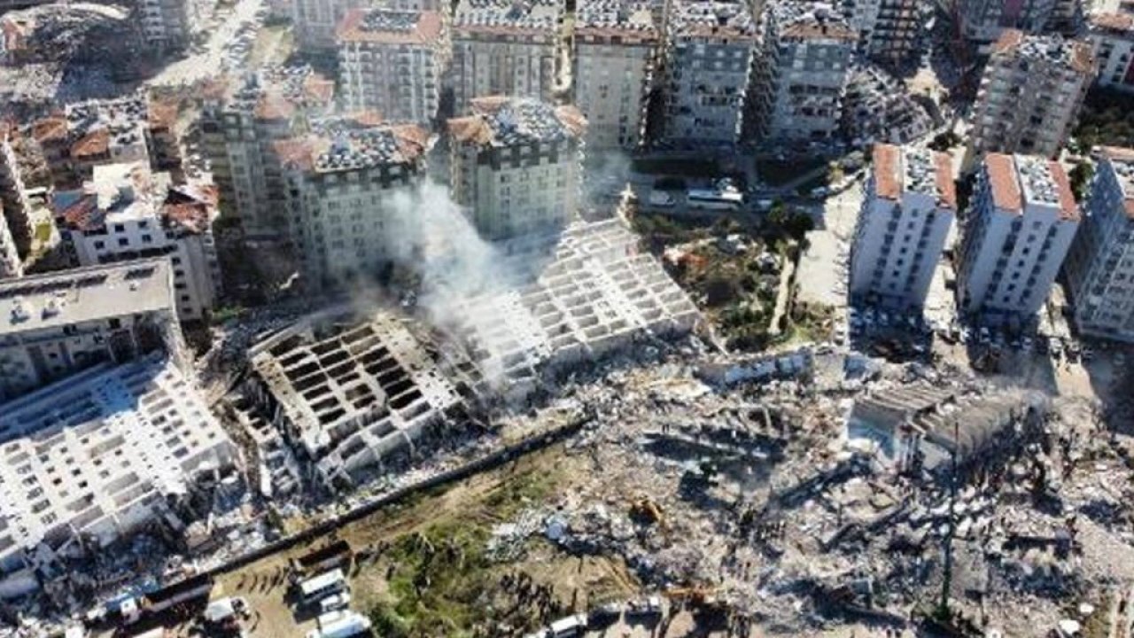 Depremlerde can kaybı 9 bin 57'ye yükseldi