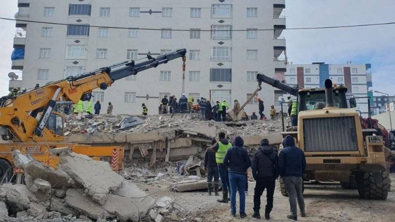 Diyarbakır'da enkazdan ses veren Hediye Aslan 56 saat sonra kurtarıldı; çocukları hâlâ enkaz altında