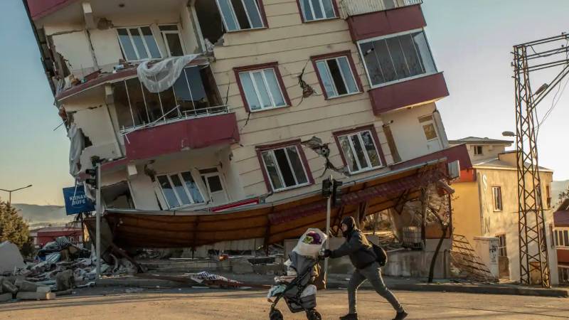 The Guardian'dan Pazarcık izlenimleri: Ceset kokusu, tükenen umutlar, geç kalan kurtarma çalışmaları, tuzla bu
