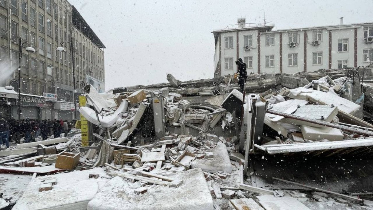 Kargo şirketleri, deprem sonrası yardım operasyonlarını sürdürüyor