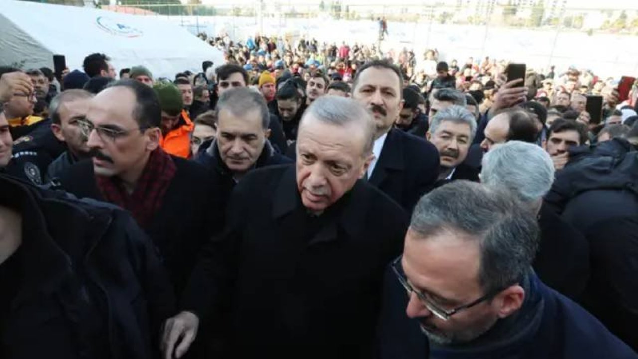 The Guardian: Erdoğan'ın depreme müdahalede devletin yetersiz kaldığını kabul etmemesi, öfkeyi dindirmeye yetm