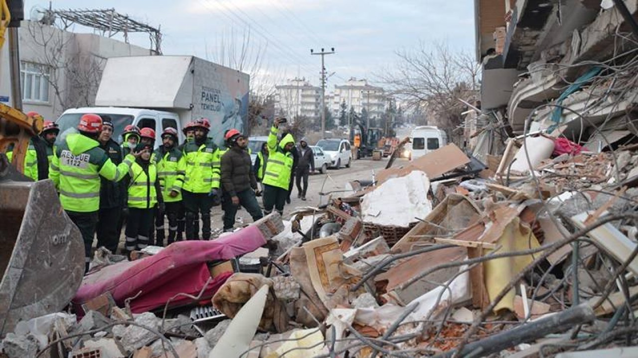 5 yaşındaki çocuk 103 saat sonra enkazdan kurtarıldı