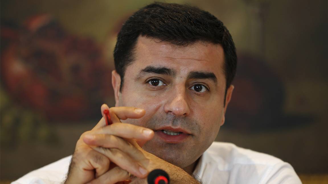 Demirtaş: Erdoğan'ın deprem felaketine siyasi çıkarını düşünmeden yaklaştığını sanmak siyaseten aptallık değil