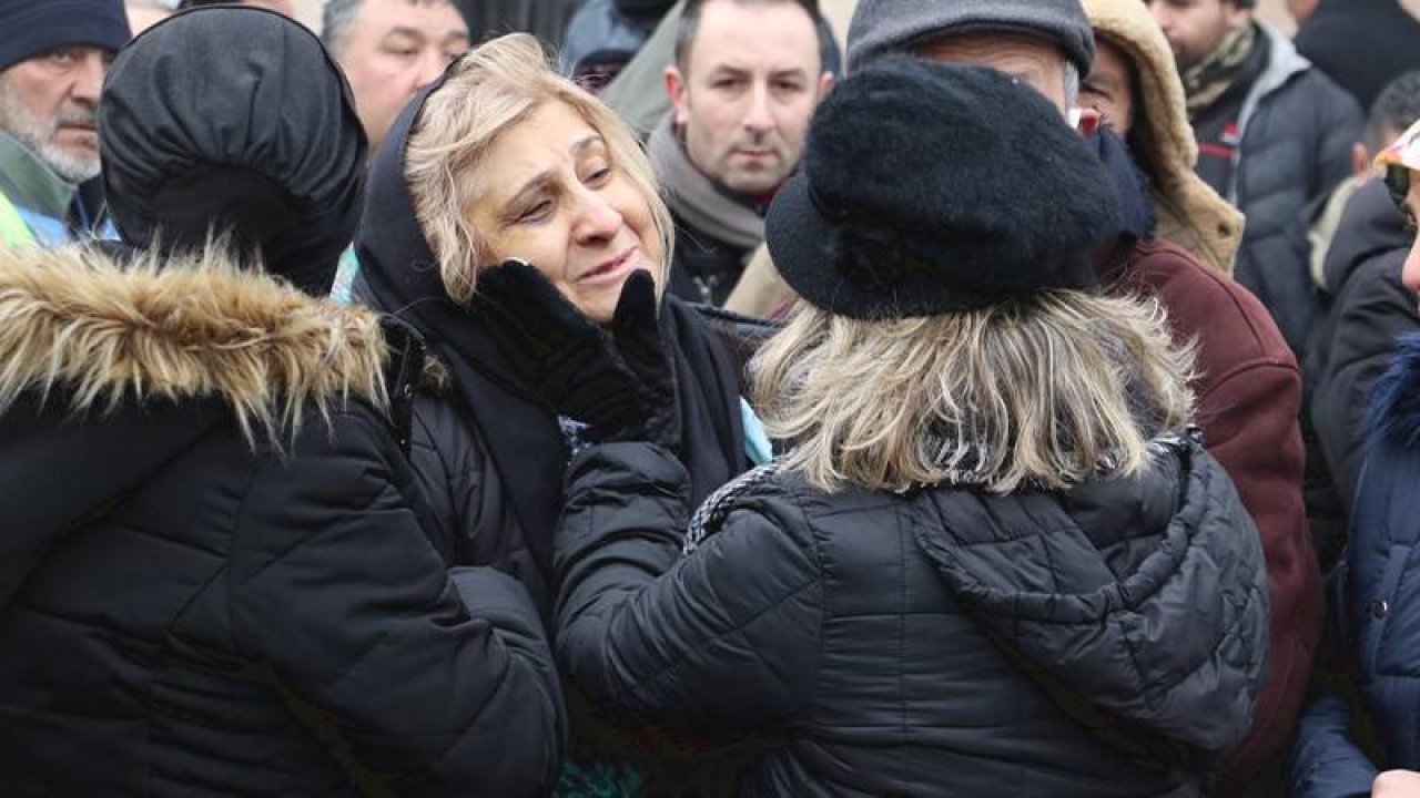 Depremde kızını, oğlunu, torununu ve damadını kaybeden depremzede anne: Artık göz yaşlarım akmıyor