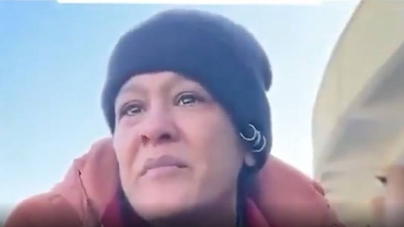 Depremzede anne: Bebeğime mama çaldım, bez çaldım, idareciler su bile vermedi, utanmıyorum ben, onlar utansın