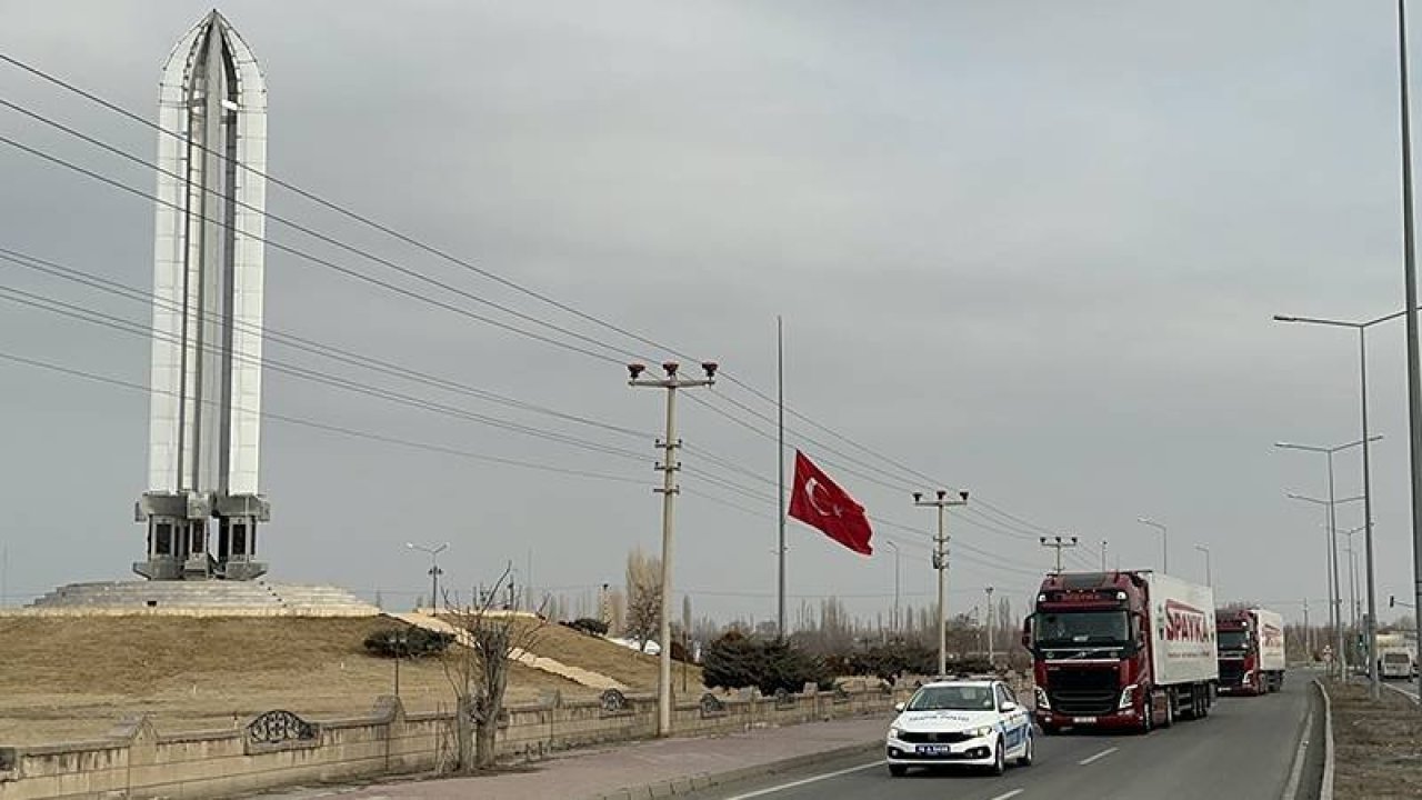 Ermenistan sınır kapısı 35 yıl sonra deprem bölgesine yardım için açıldı