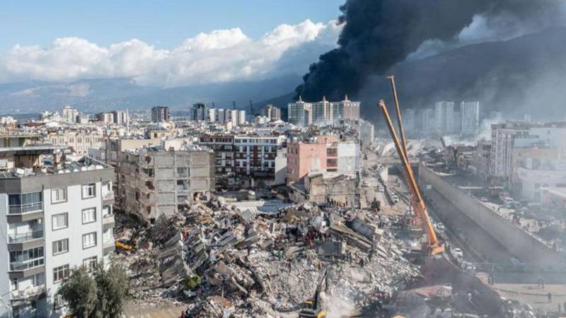 Deprem suçları soruşturmaları: Tutuklu sayısı 3'e çıktı, bir müteahhit daha yurtdışına çıkarken gözaltına alın