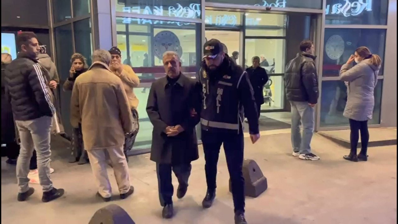 Gaziantep'te yıkılan Emre Apartmanı'nın şantiye şefi gözaltına alındı
