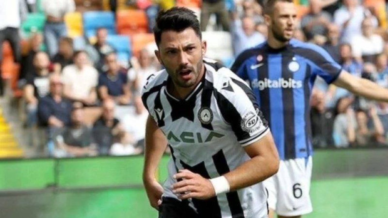 Udinese, maç formalarını depremzedeler yararına açık artırmaya çıkarttı