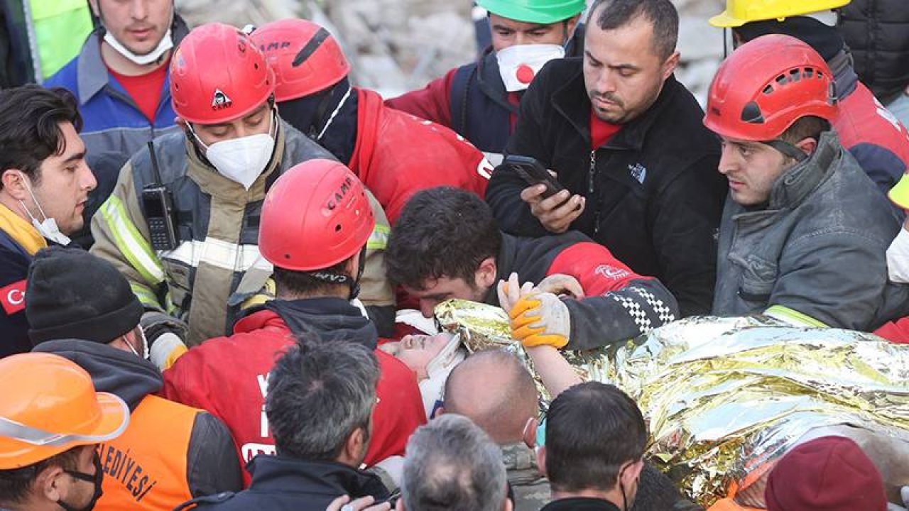 182. saatte mucize: 13 yaşındaki Kaan, Hatay'daki enkazdan sağ çıkarıldı