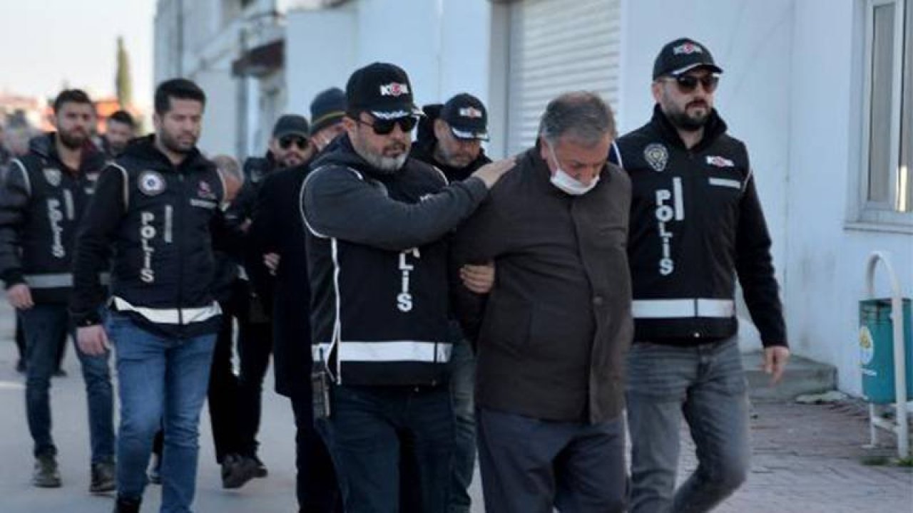 Adana'da 11 binanın yıkılmasıyla ilgili 15 kişi gözaltına alındı