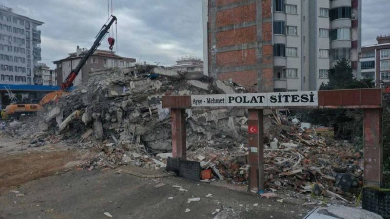 Arama kurtarma yaptıkları enkazda yaklaşık 2 milyon dolar buldular
