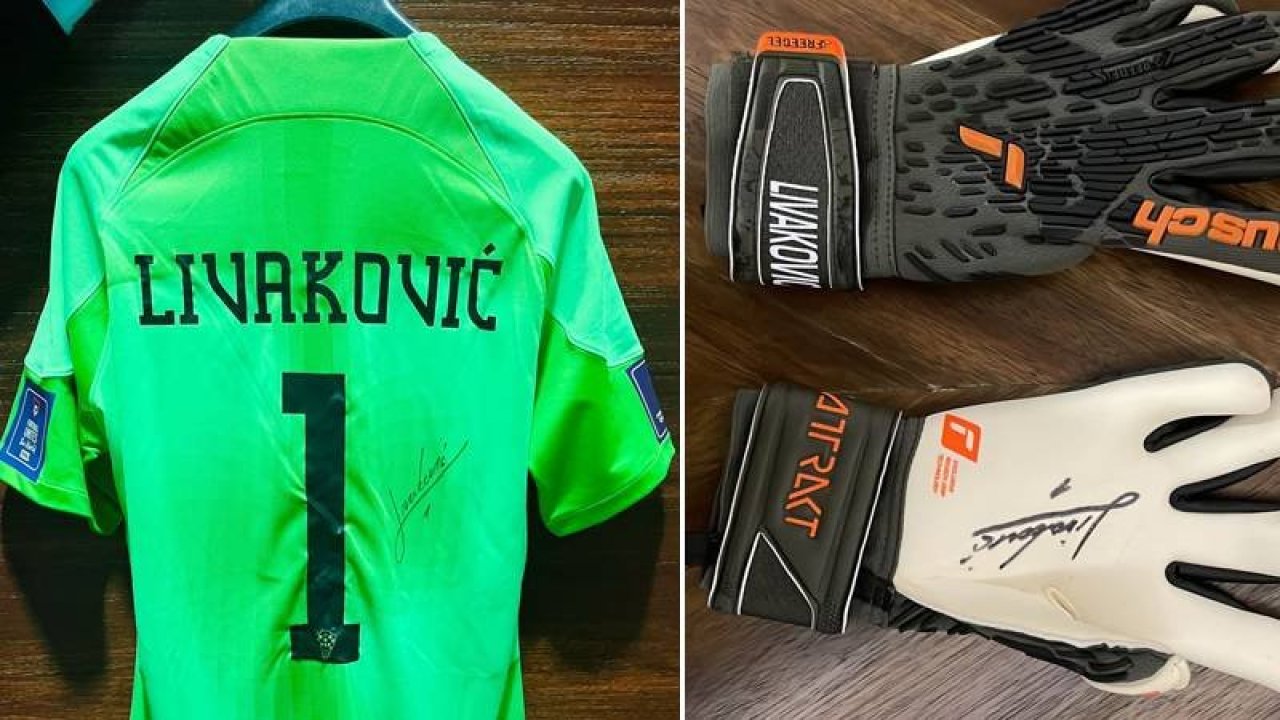 Livakovic, Dünya Kupası'nda giydiği formasını ve eldivenlerini depremzedeler için bağışladı