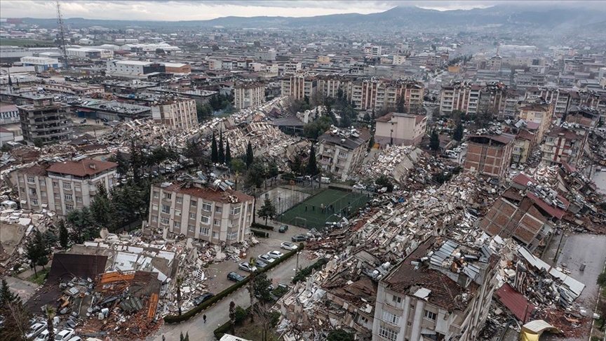 Hatay'da 80 binanın enkazının kaldırılmasına başlandı