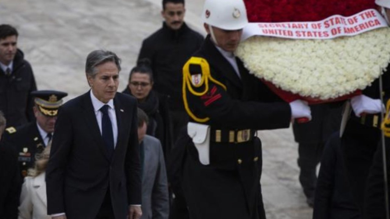 ABD Dışişleri Bakanı Blinken, Anıtkabir'i ziyaret etti; özel deftere yazı yazdı
