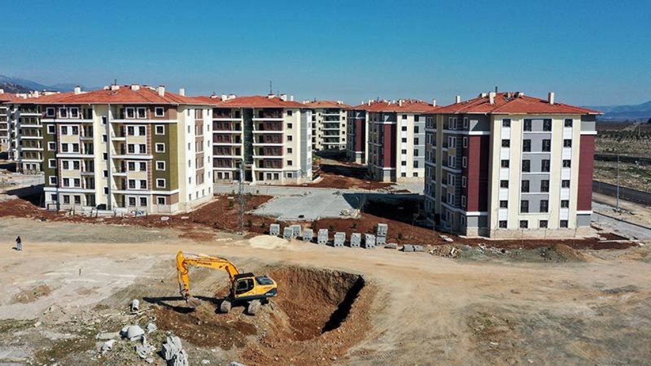 Çevre ve Şehircilik Bakanı Kurum: 855 konutumuz için ilk kazmayı vurduk