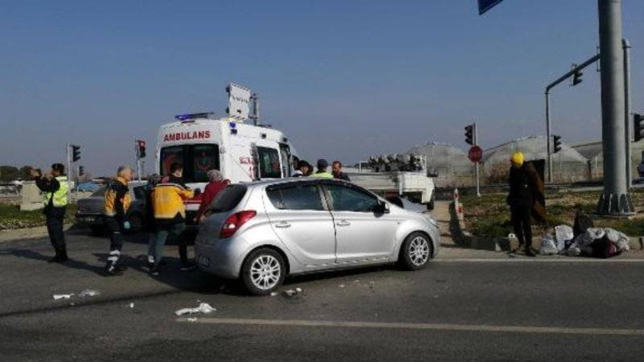 Manisa'da, Hatay'dan gelen depremzedelerin bulunduğu otomobil, kamyonetle çarpıştı: 1 kişi hayatını kaybetti, 