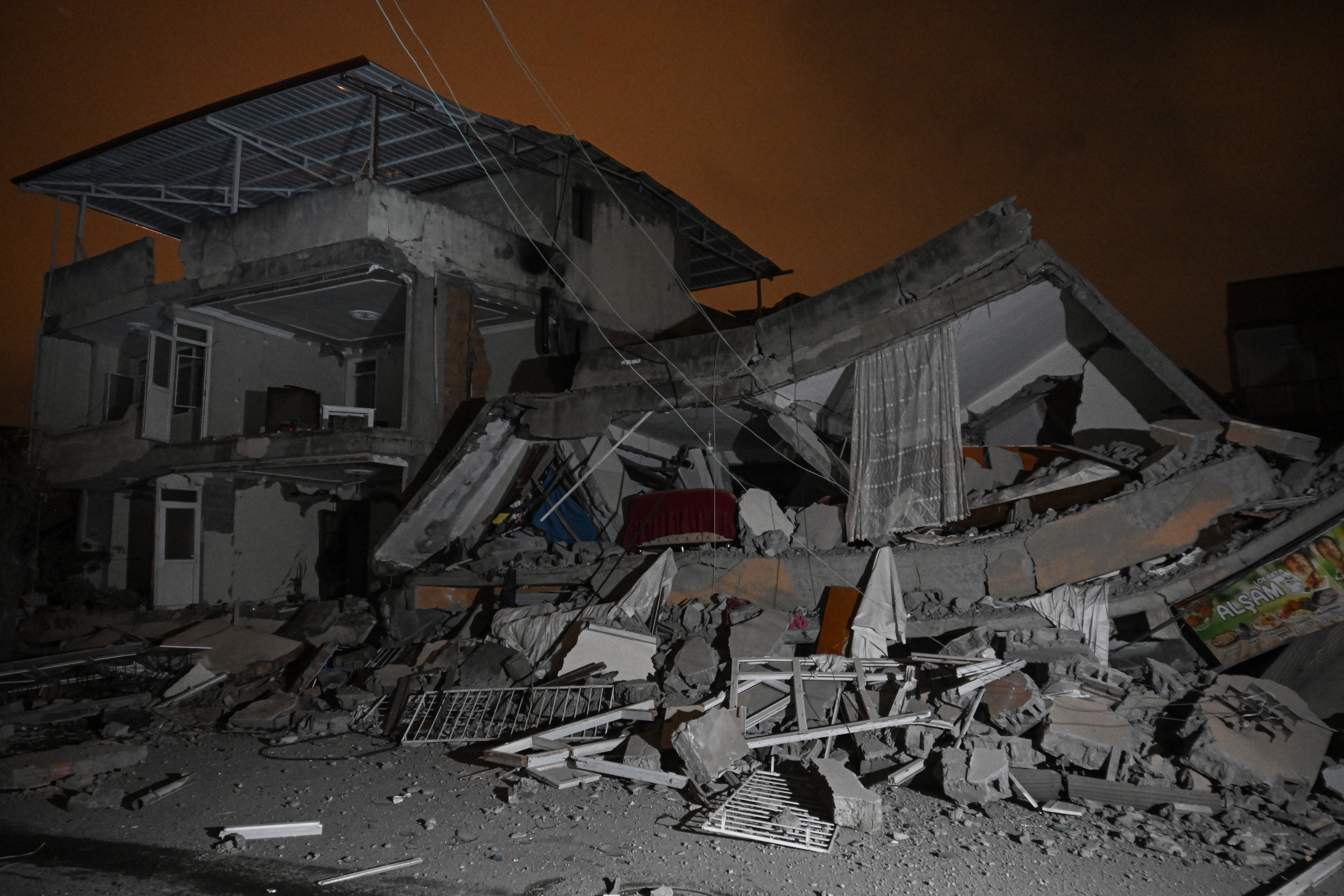 Hatay Valiliği: Kentte 173 Binanın Enkazı Kaldırılacak