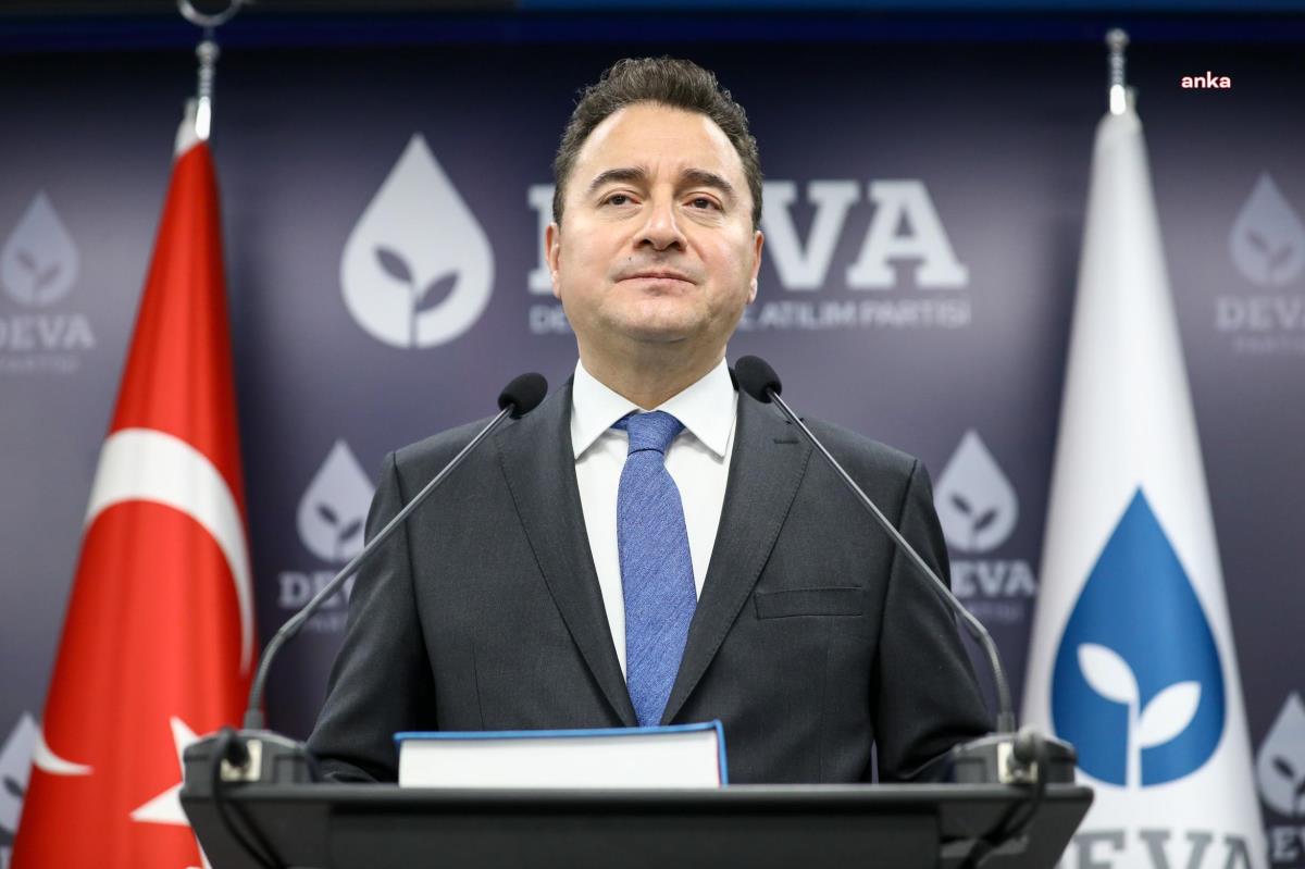 Babacan: Futbolu Rahat Bırakın, Deprem Bölgesine Bakın. Barınma Ve Isınma Sorununu Çözün