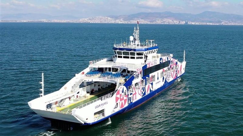 İ̇zmir'de Hava Muhalefeti Nedeniyle Vapur Seferleri İptal Edildi