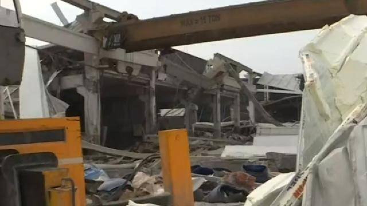 Kahramanmaraş'ta depremde hasar gören fabrika çöktü: Bir işçi hayatını kaybetti, 4 işçi yaralandı