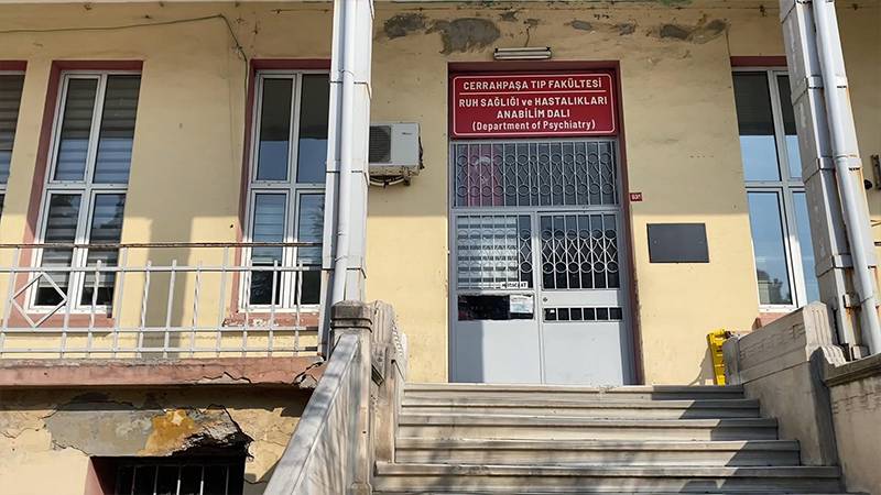 Cerrahpaşa Tıp Fakültesi'nin Büyük Bölümü Kapatıldı;