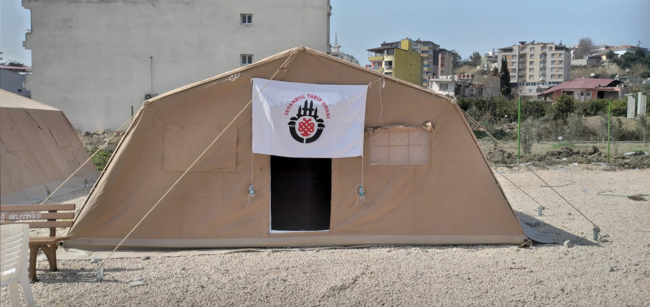 Samandağ’da polislerin yerleştiği çadır, tepkiler sonucu TTB’ye geri verildi